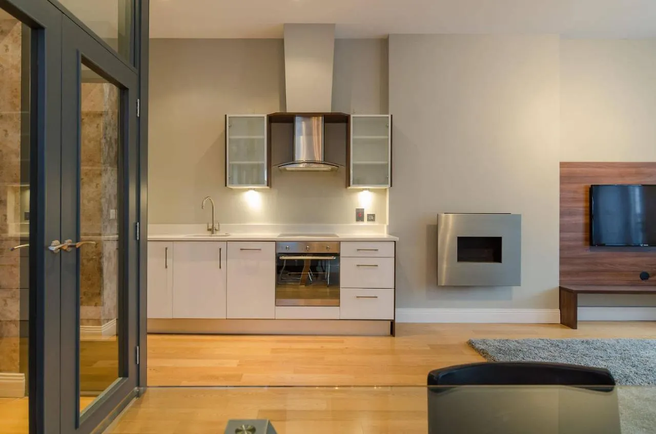 Fitzrovia Mansion Apartments In Belfast'S Cathedral Quarter 英国